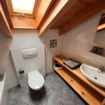 Badezimmer - WC und Waschtisch ©H. Hohenleitner